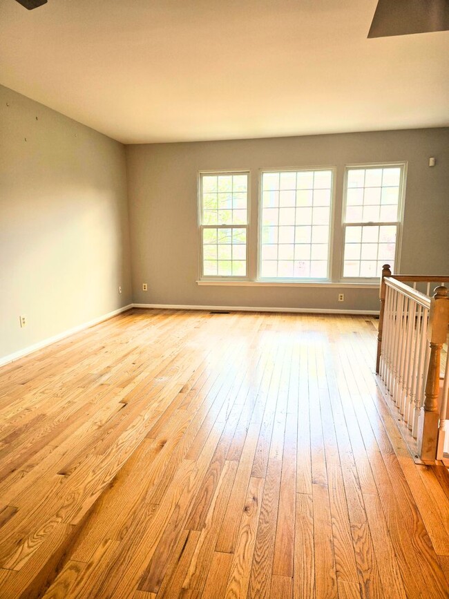 Photo - Beautiful 3 level garage townhome