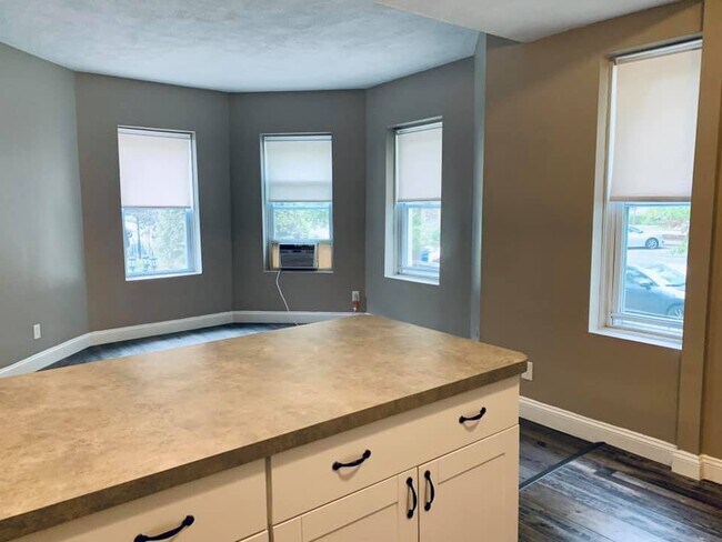 Photo - 1862 Beacon St Unit 1870-02