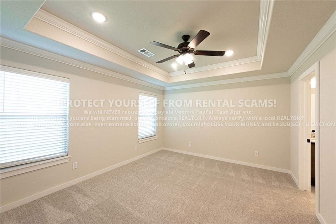 Photo - 520 Aster St