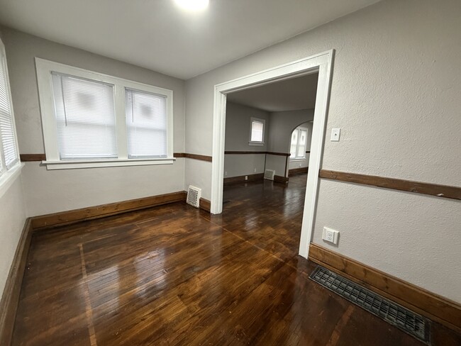 Photo - 317 E Irvington Ave