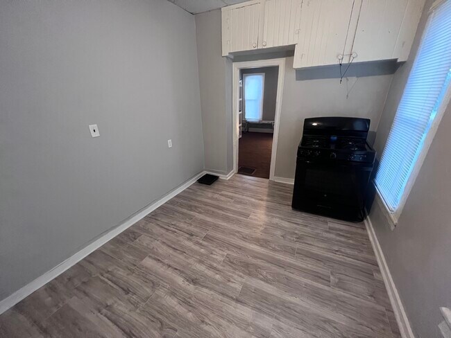 Photo - 350 Atlantic St NW