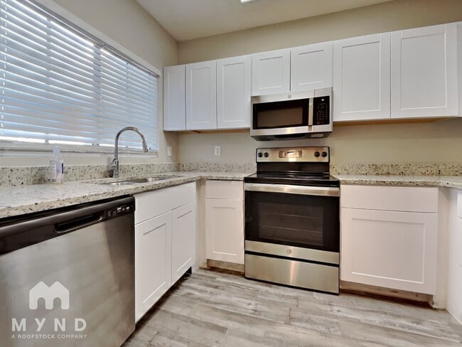 Photo - 7801 N 44th Dr