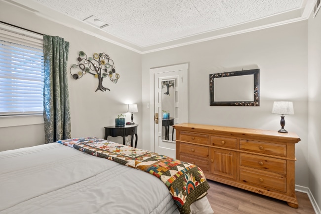 Photo - 200 Medford Heights Ln