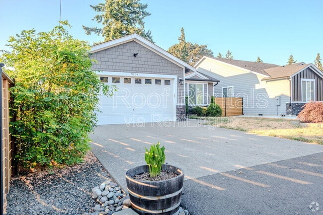 Building Photo - 9209 Winona St SW Rental