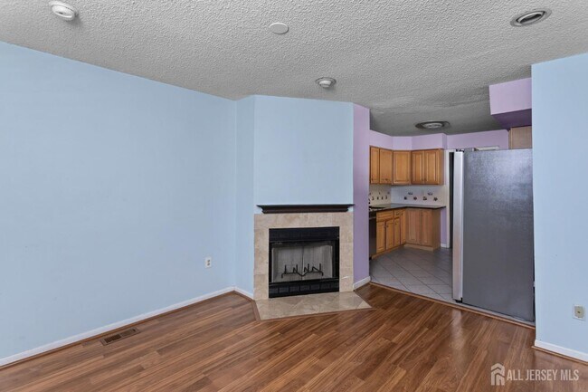 Photo - 113 Thoreau Dr