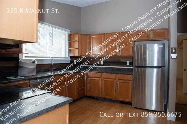 Photo - 325 N Walnut St