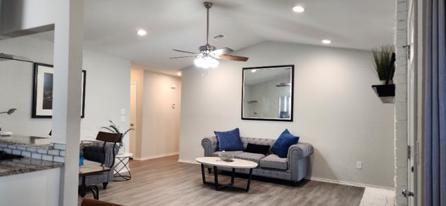 Photo - 4321 W Reno St