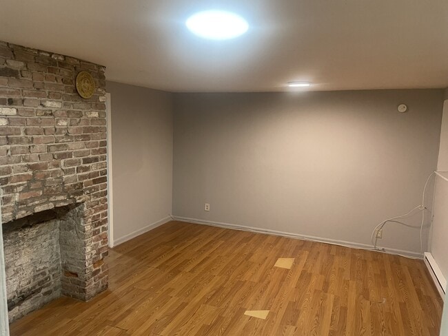 Photo - 146 Clinton St