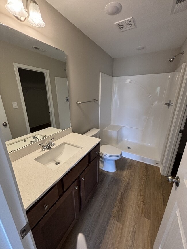 Photo - 107 Berkshire Cir