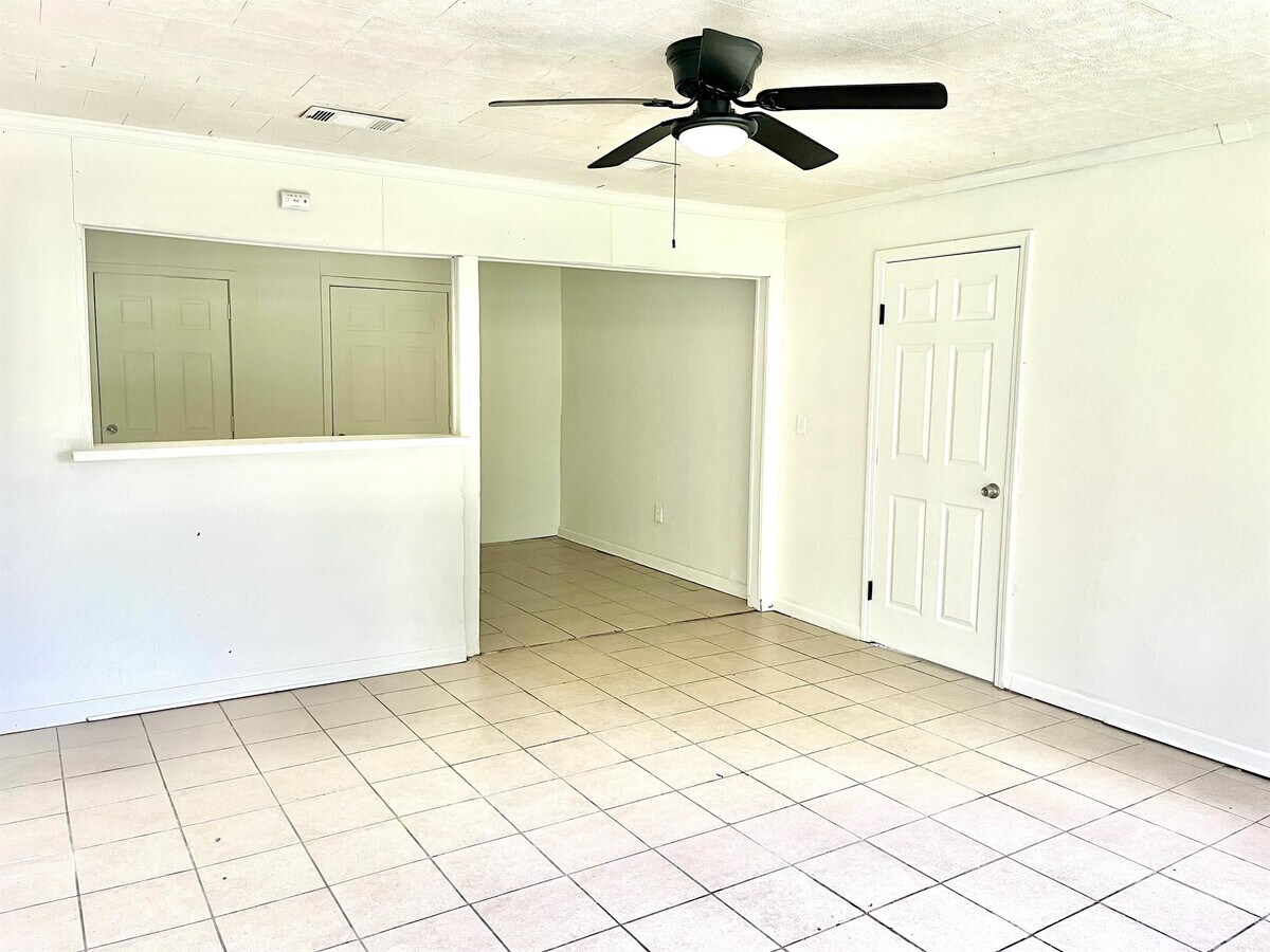 Photo - 4075 Fairwoods Dr