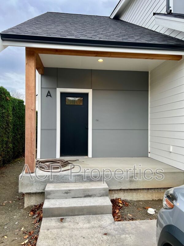 Photo - 110 Baker St