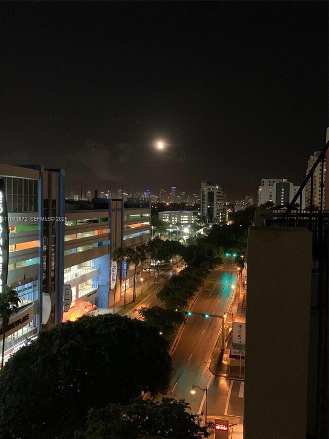 Photo - 3410 Coral Wy Unidad PH-02