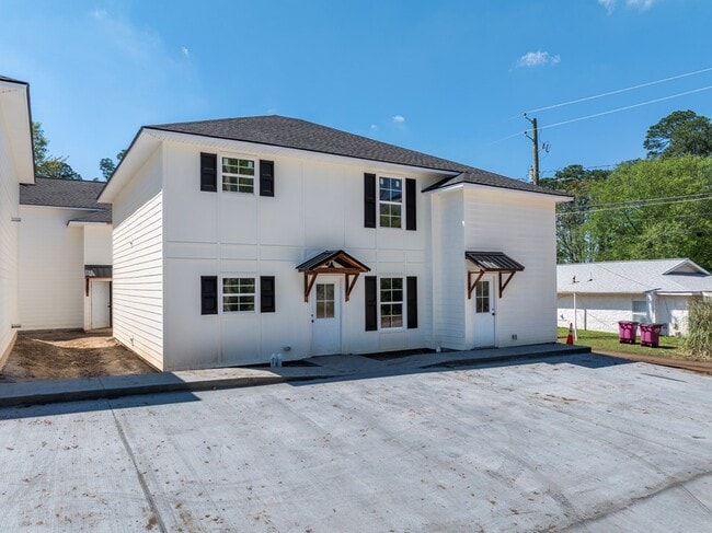 Photo - 414 6th St E