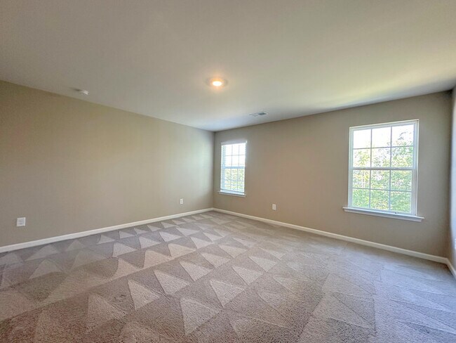 Photo - Spacious 4BR Home with Private Backyard Oasis