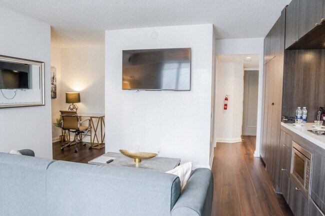Photo - 155 Yorkville Ave Unit SI ID1559031P