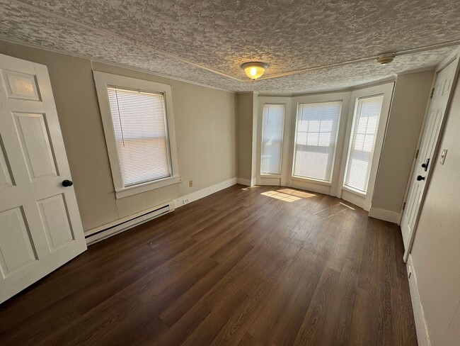 Photo - 48-50 Portland Street - - 1-Unit 50 Unidad 50