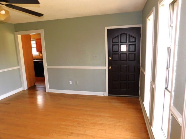 Photo - 2128 N Red Banks Rd