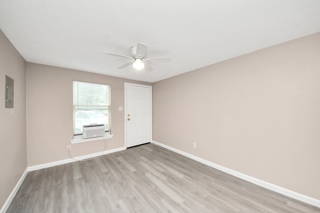 Photo - 17111 River Rd Unit B