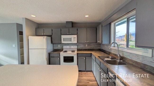 Photo - 45119 Stevenson Rd Unit A