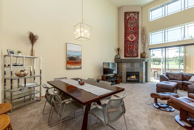 Photo - 951 Golden Pheasant Dr Unidad ID1330988P