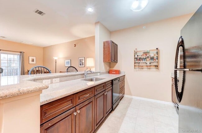 Photo - 943 Tower Ridge Cir