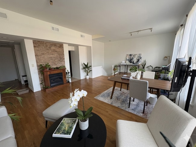 Building Photo - 15 Glenridge Ave