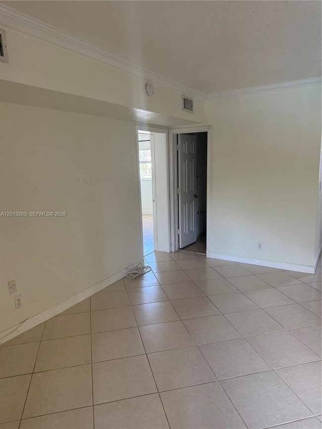 Photo - 924 SE 2nd St Unit 14
