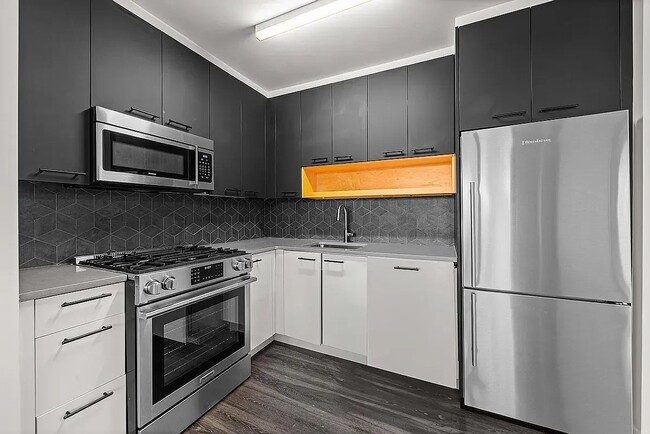 Photo - 250 E Houston St Unit 7LL