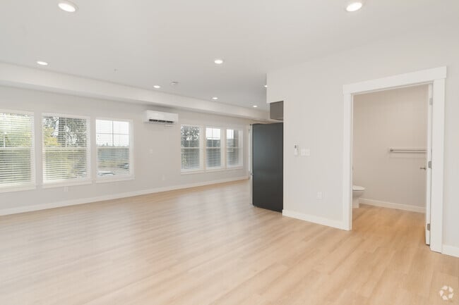 0BR, 1BA - 752SF