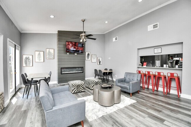 Building Photo - 5959 Bonhomme Rd