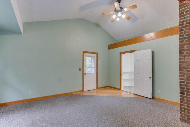 Photo - 128 Mann Dr