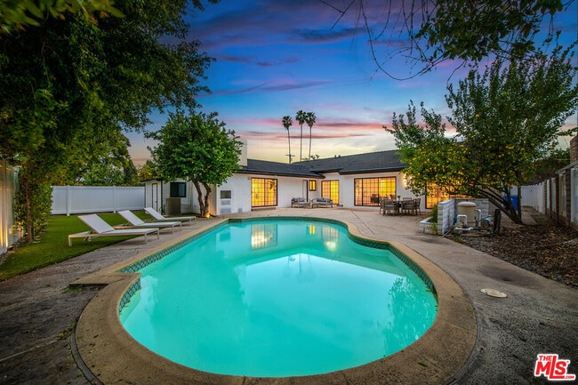 Photo - 16517 Hartsook St