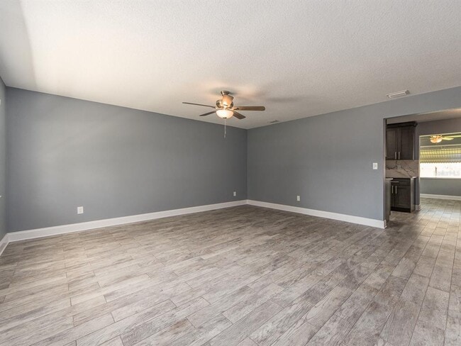 Photo - 682 Druid Park Dr W