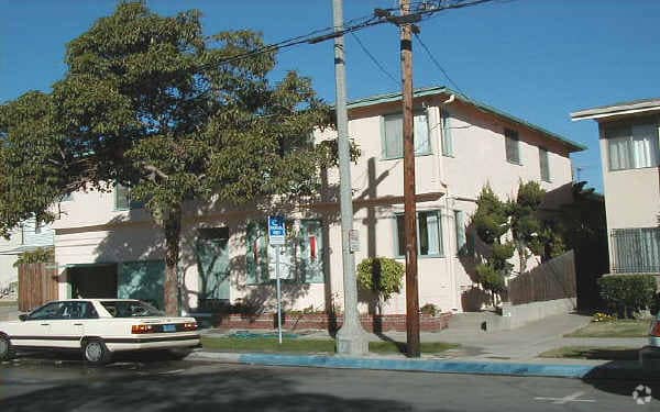 Photo - 1521 E 2nd Street