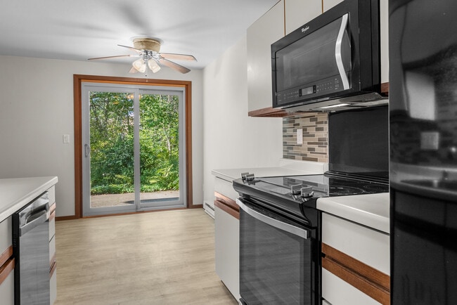 Photo - 910 E Cedar Ave