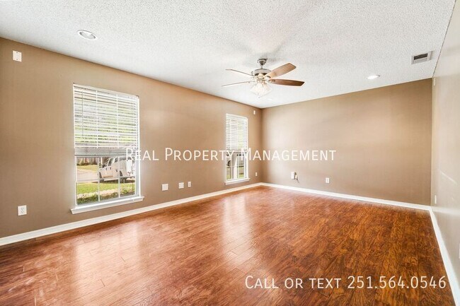 Photo - 9631 Royal Woods Dr N