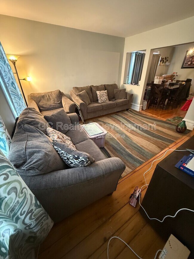 Photo - 111 Des Plaines Ave Unit B