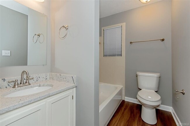 Photo - 189 S Burbank Dr