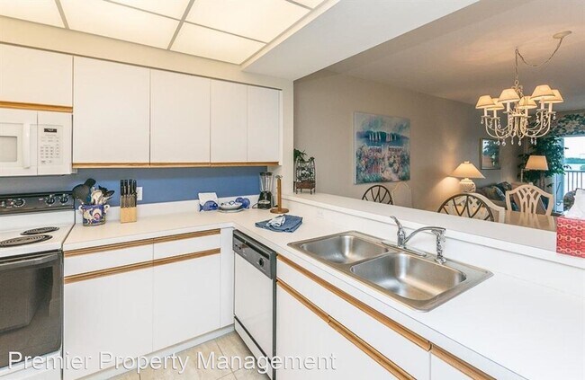 Photo - 3 br, 2 bath House - 33 Bluebill Avenue A-304