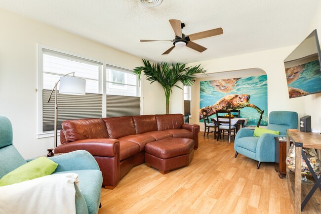 Photo - 1212 Avenue H