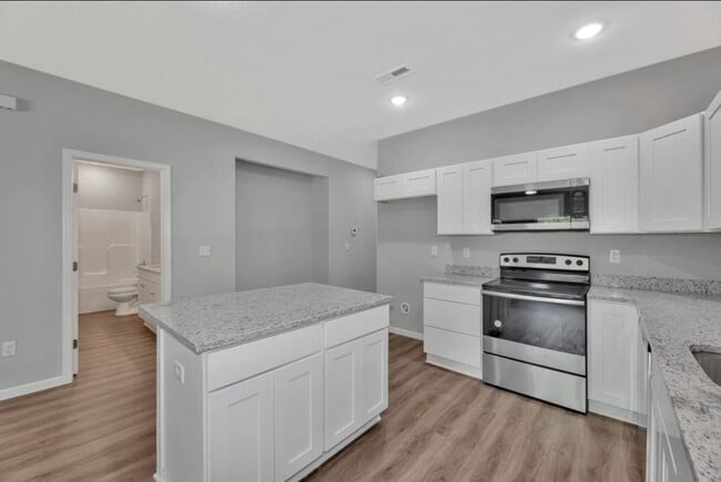 Photo - 649 S Pershing St