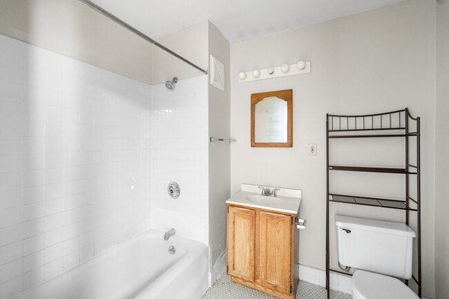 Photo - 1107 E Genesee St