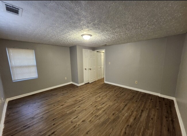 Photo - 2940 Grand Ave SW