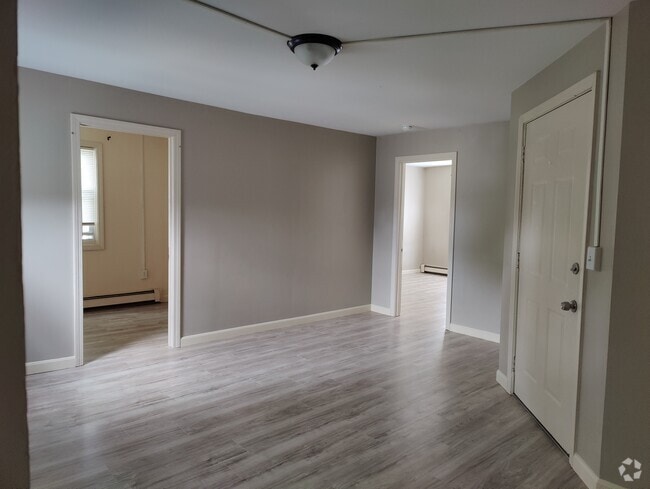 Building Photo - 165 Merrimack St Unit 2 Rental