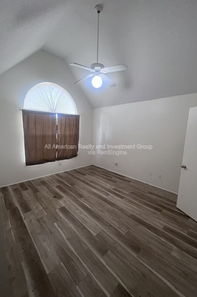Photo - 510 Woodland Park Cir