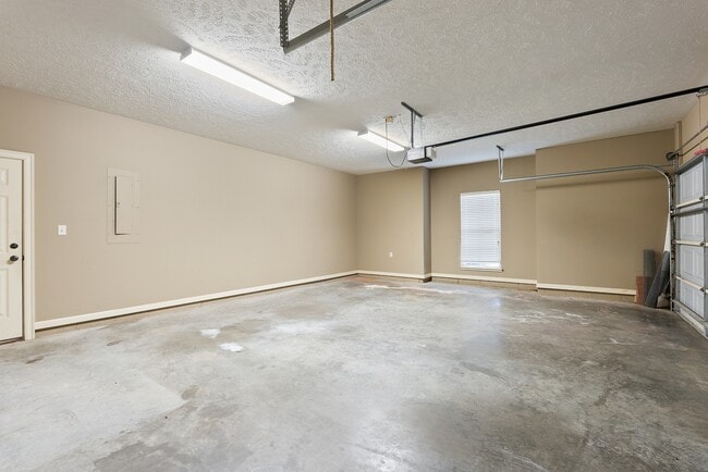 Photo - 1300 Edge Valley Dr N