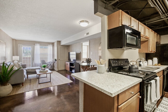 Capitol on 28th - Kitchen