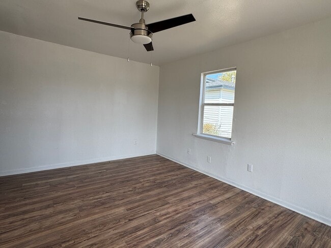 Photo - 1749 SW 12th- AVAILABLE NOW!!