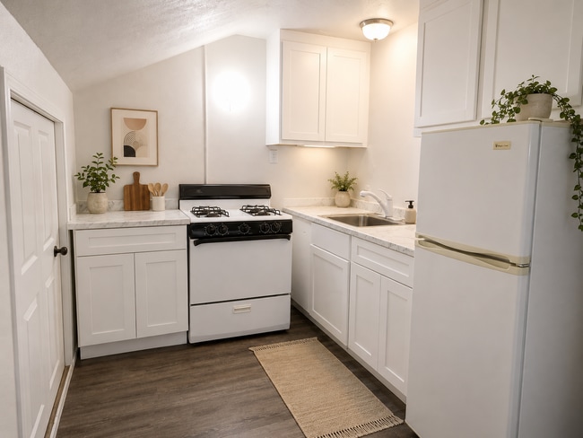 Photo - 1405 Moore St
