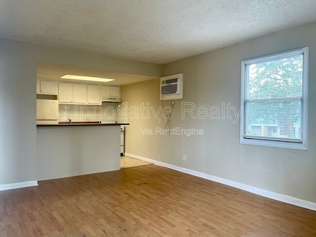 Building Photo - 5101 Curry Ford Rd Unit 4